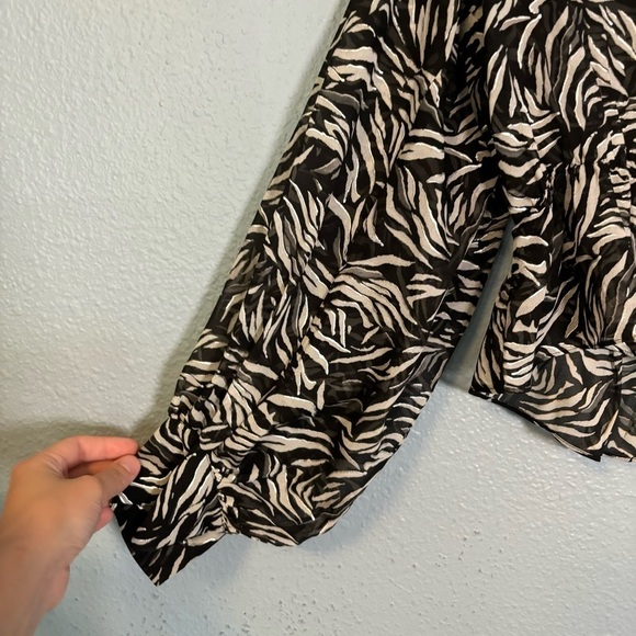 The Kooples Flowing Black and White Zebra Print Sheer V Neck‎ Blouse Size Medium - Picture 12 of 15
